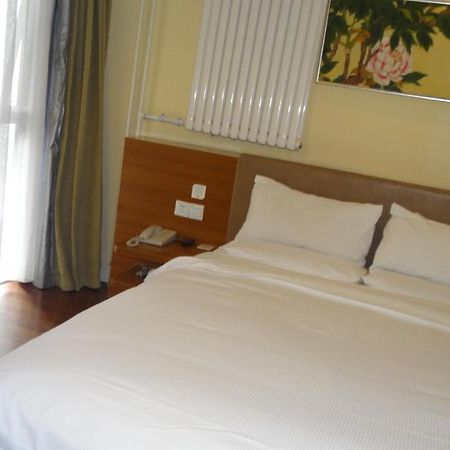Donghua Hotel Beijing Exterior photo