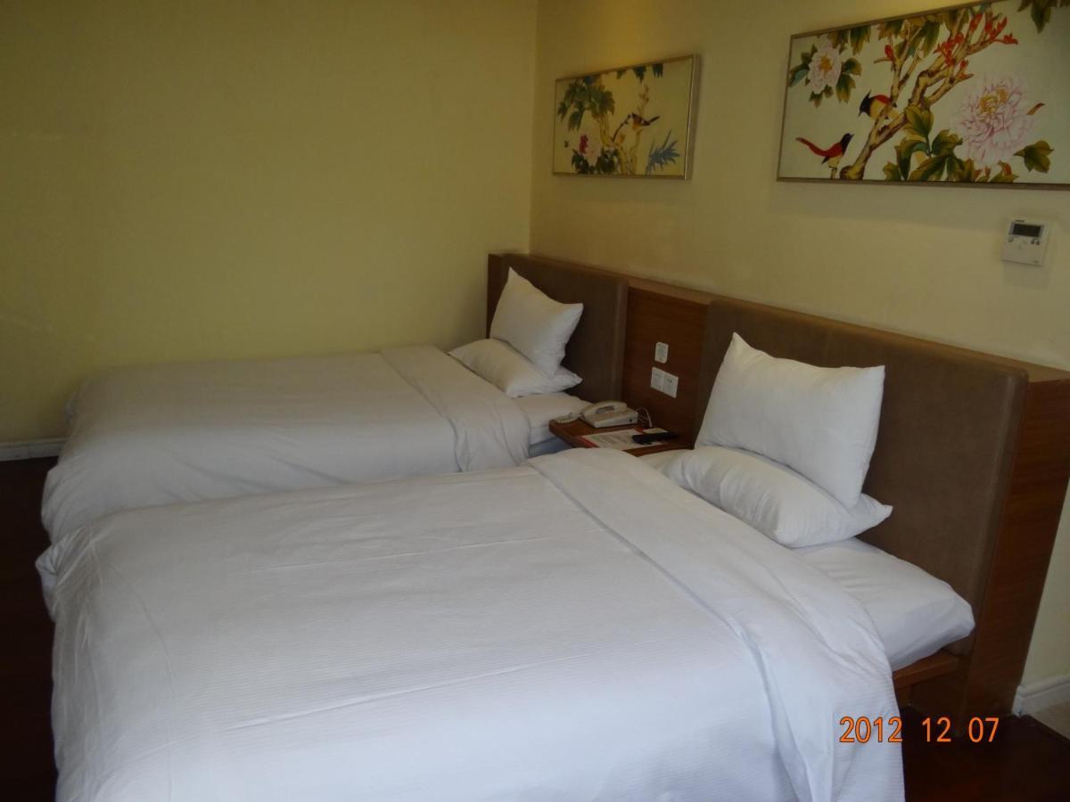 Donghua Hotel Beijing Room photo